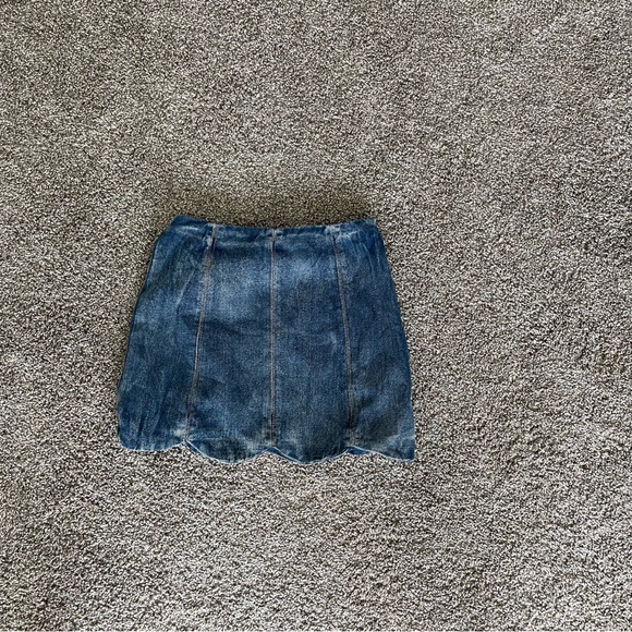Altar'd State Dresses & Skirts - ALTAR'D STATE Women's Scallop Hem Denim Skirt Size S